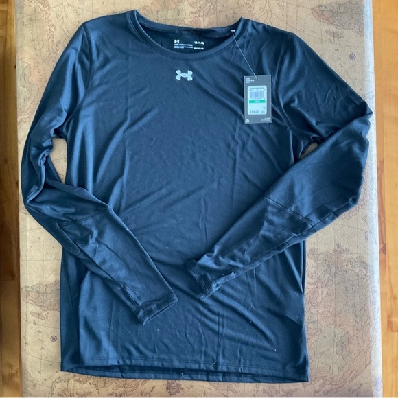Under Armour NWT women's Long Sleeve Black Tee - Picture 4 of 4
